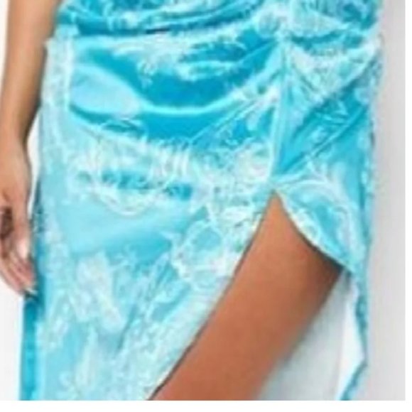 REDUCED NWT Brand new Ruched Boo Hoo Midi Bodycoon Dress  Size L-12-14 - Picture 3 of 6